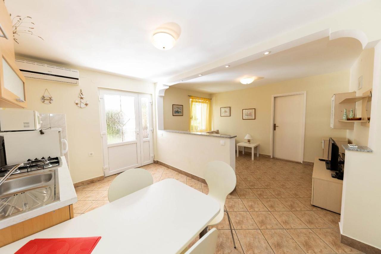 סלצה Apartments Nada מראה חיצוני תמונה